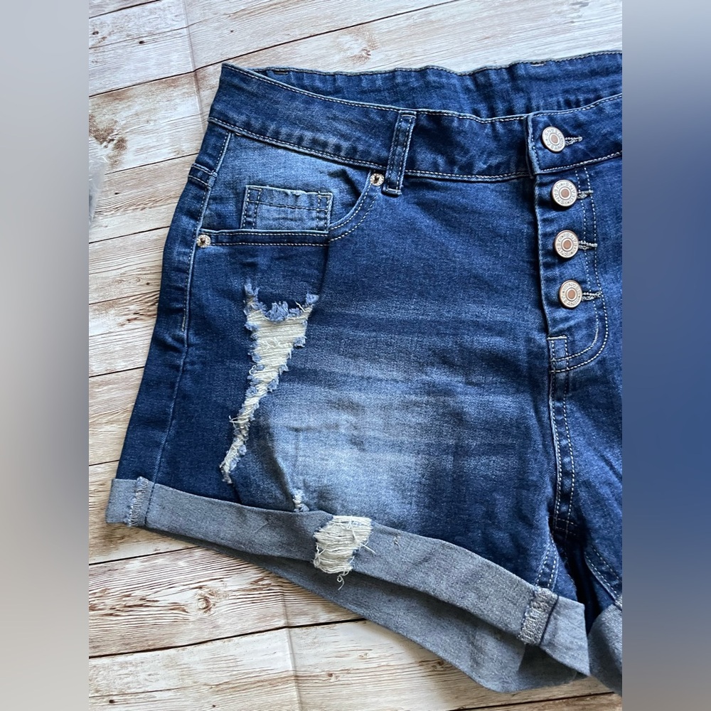 RESERVED REG NWOT Angerella Women’s Mid Rise Ripped Jean Denim Shorts X-Large XL - Picture 11 of 16